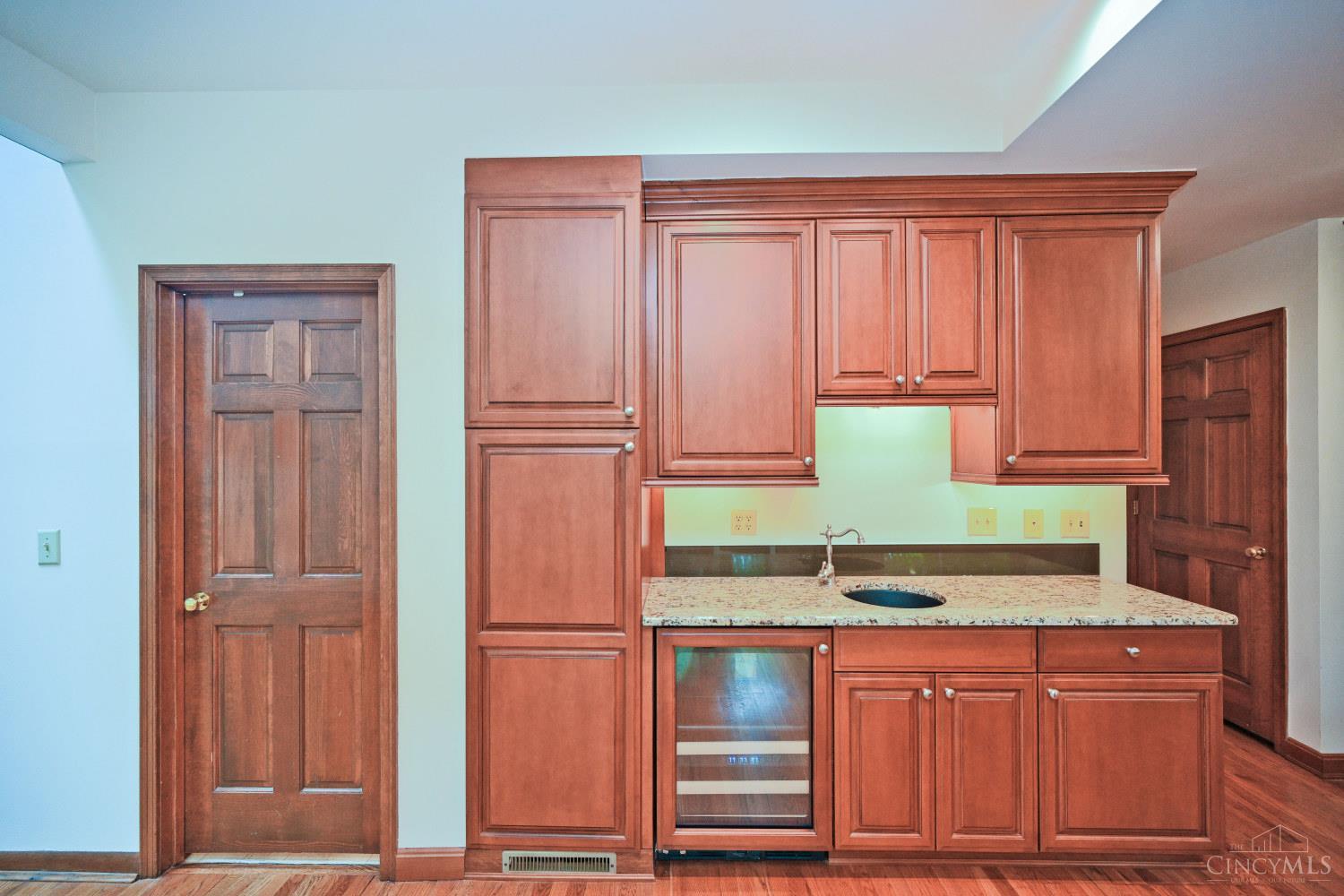 8650 Green Road Cincinnati, OH 45255 - Photo 15 of 57
