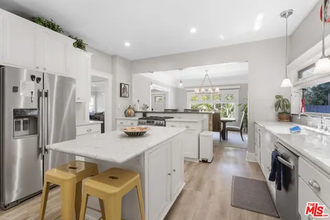 $8,450 | 937 South Tremaine Avenue, Los Angeles, CA 90019
