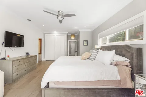 $8,450 | 937 South Tremaine Avenue, Los Angeles, CA 90019