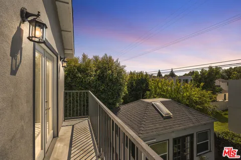 $8,450 | 937 South Tremaine Avenue, Los Angeles, CA 90019