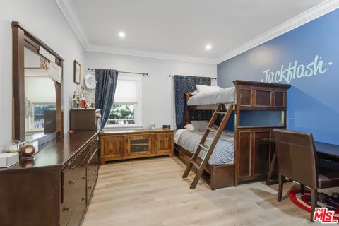 $8,450 | 937 South Tremaine Avenue, Los Angeles, CA 90019