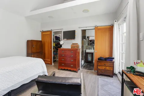 $8,450 | 937 South Tremaine Avenue, Los Angeles, CA 90019