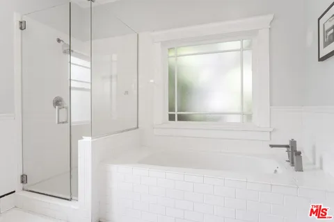 $8,450 | 937 South Tremaine Avenue, Los Angeles, CA 90019