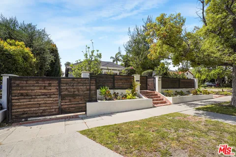$8,450 | 937 South Tremaine Avenue, Los Angeles, CA 90019