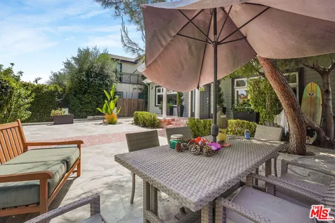 $8,450 | 937 South Tremaine Avenue, Los Angeles, CA 90019