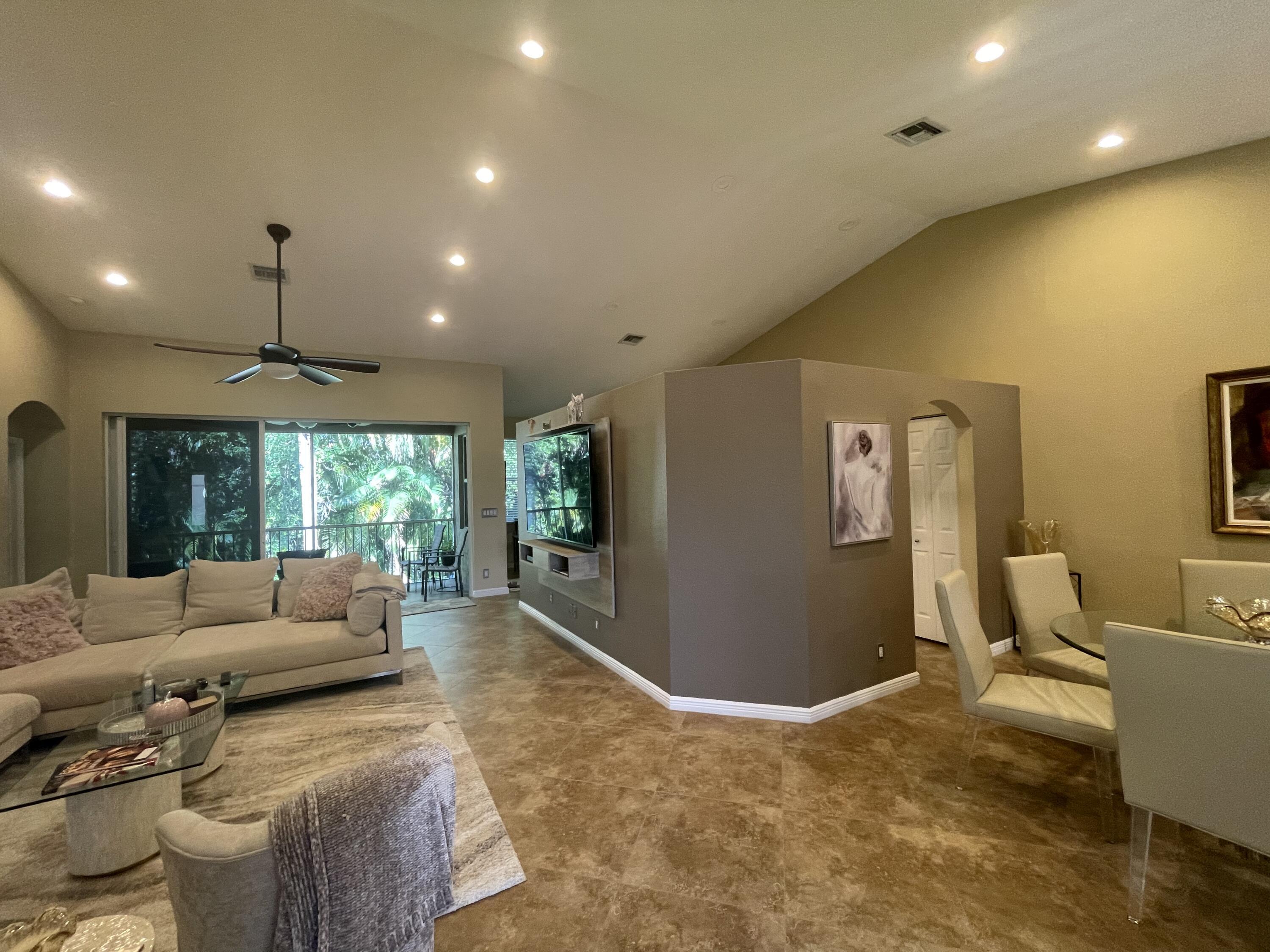 16075 Sims Road, Unit 203 Delray Beach, FL 33484 - Photo 4 of 20 Living Space