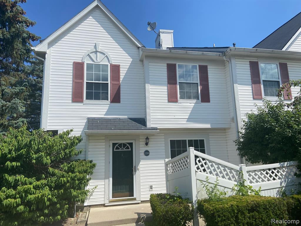 22144 Cape Cod Way Farmington, MI 48336 - Photo 1 of 11