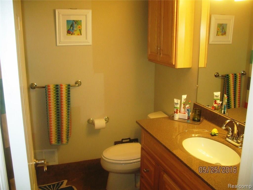 226 Slade Court Rochester, MI 48307 - Photo 19 of 33 IMG_9752.JPG