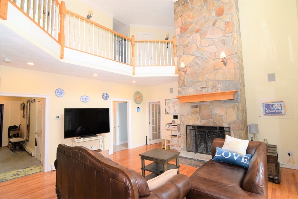 23 Old Farm Road Woburn, MA 01801 - Photo 4 of 34 Gallery Image 4