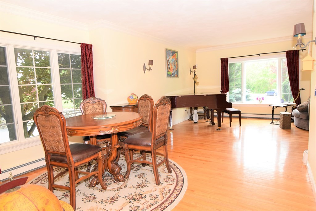 23 Old Farm Road Woburn, MA 01801 - Photo 8 of 34 Gallery Image 8