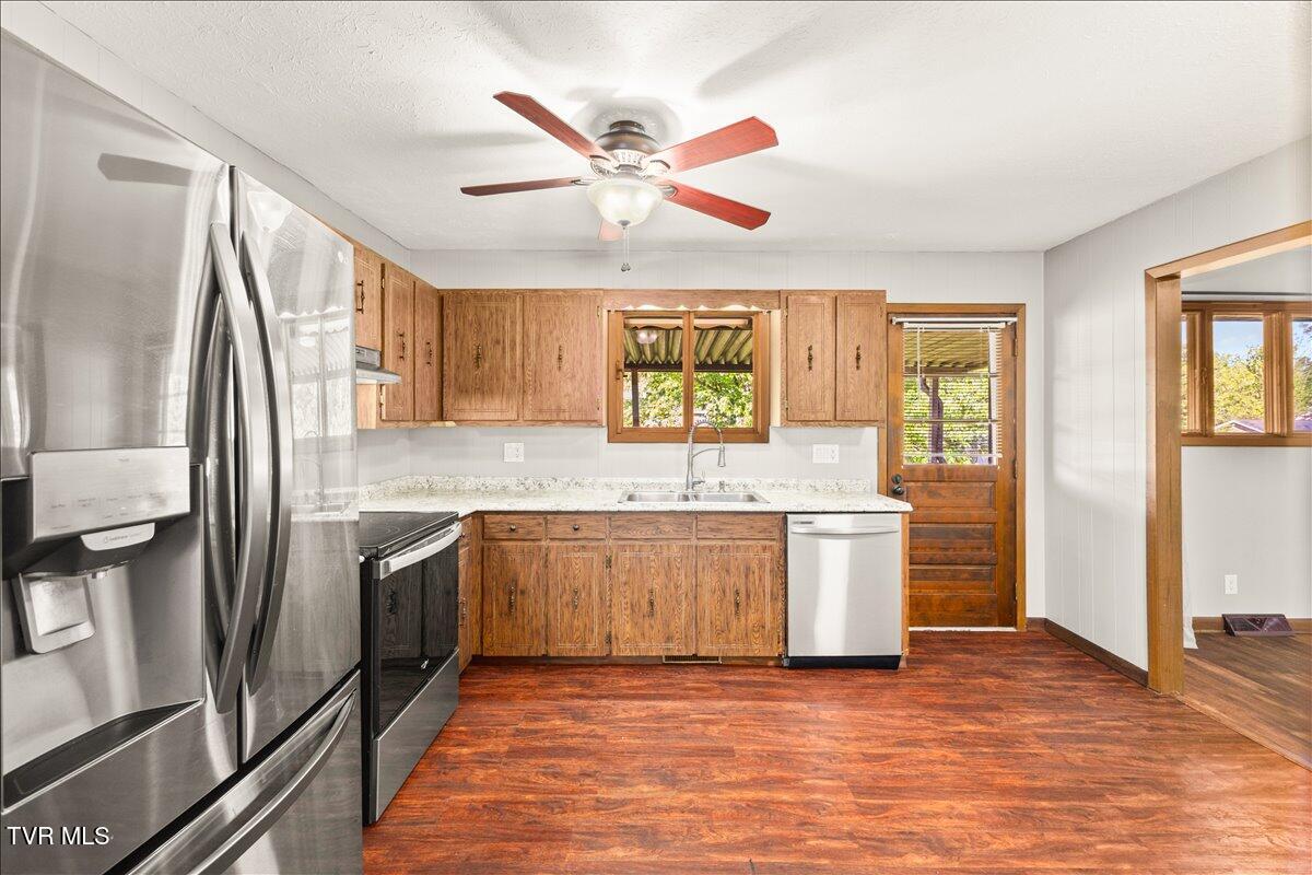 263 Fain Road Blountville, TN 37617 - Photo 21 of 51 11-128A3425
