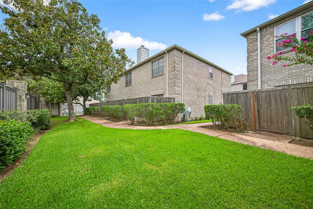 $189,990 | 7693 Cambridge Street, Unit 7691, Houston, TX 77054