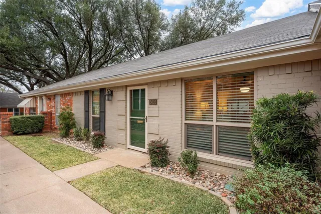 $185,000 | 5032 Lake Shore Drive, Waco, TX 76710