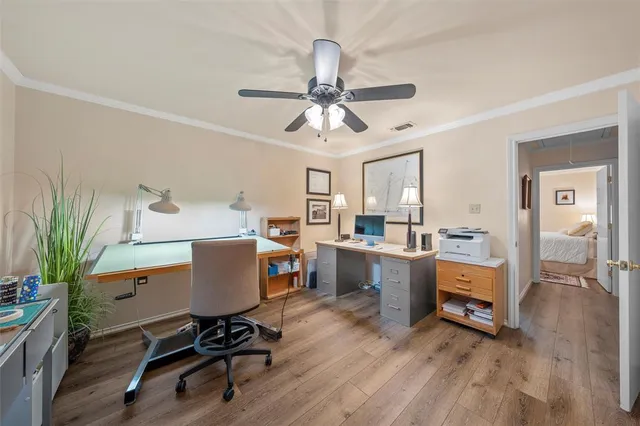 $185,000 | 5032 Lake Shore Drive, Waco, TX 76710