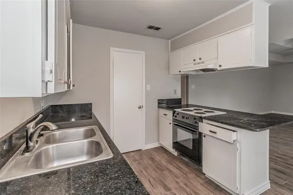 $1,895 | 504 Rolling Hills Drive, Aledo, TX 76008