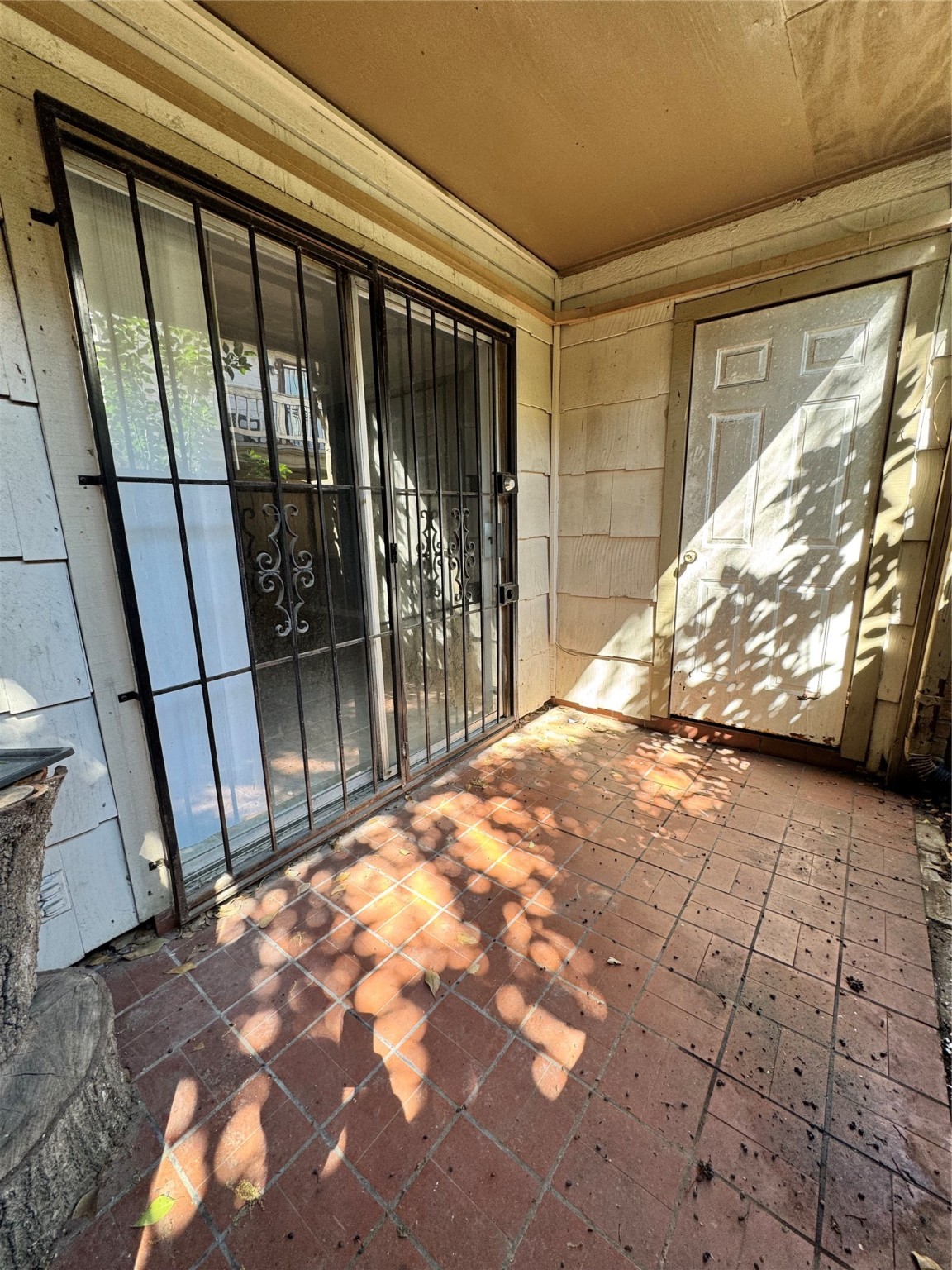 6001 Reims Road, Unit 309 Houston, TX 77036 - Photo 20 of 23 a view of a porch