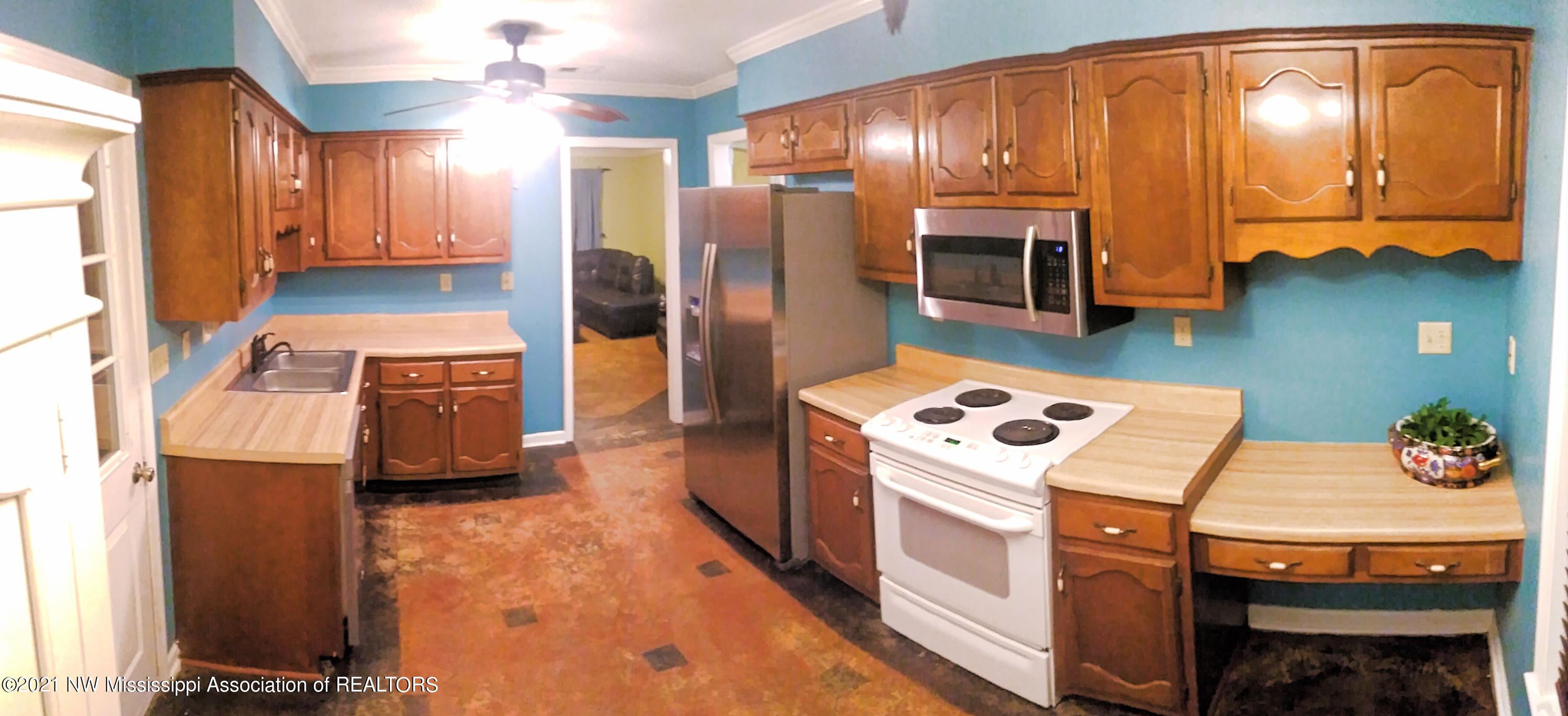 7130 Larkfield Road Olive Branch, MS 38654 - Photo 4 of 11 Kitchen