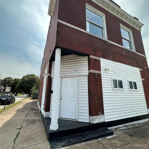 $1,000 | 3200 Mt Pleasant Street, Unit 2F, St. Louis, MO 63111