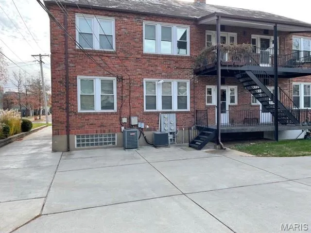 $1,300 | 7717 Gannon Avenue, Unit 1E, University City, MO 63130