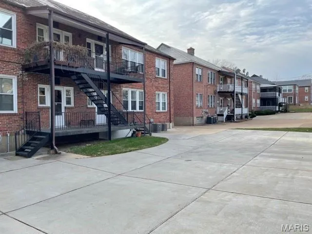 $1,300 | 7717 Gannon Avenue, Unit 1E, University City, MO 63130