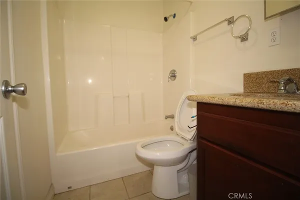 $2,200 | 7914 Seville Avenue, Unit B, Huntington Park, CA 90255