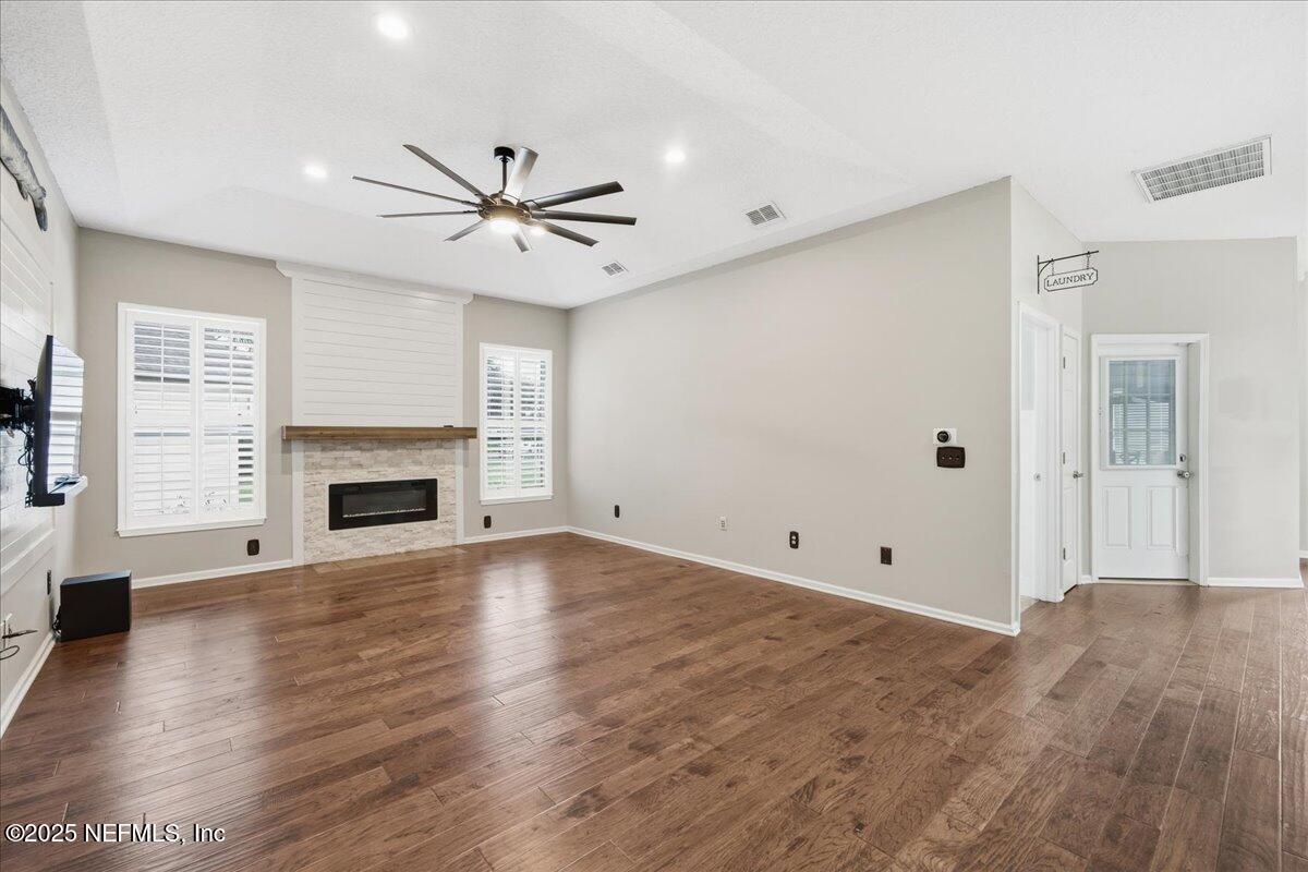 4032 Lonicera Loop St. Johns, FL 32259 - Photo 17 of 113 Living Room