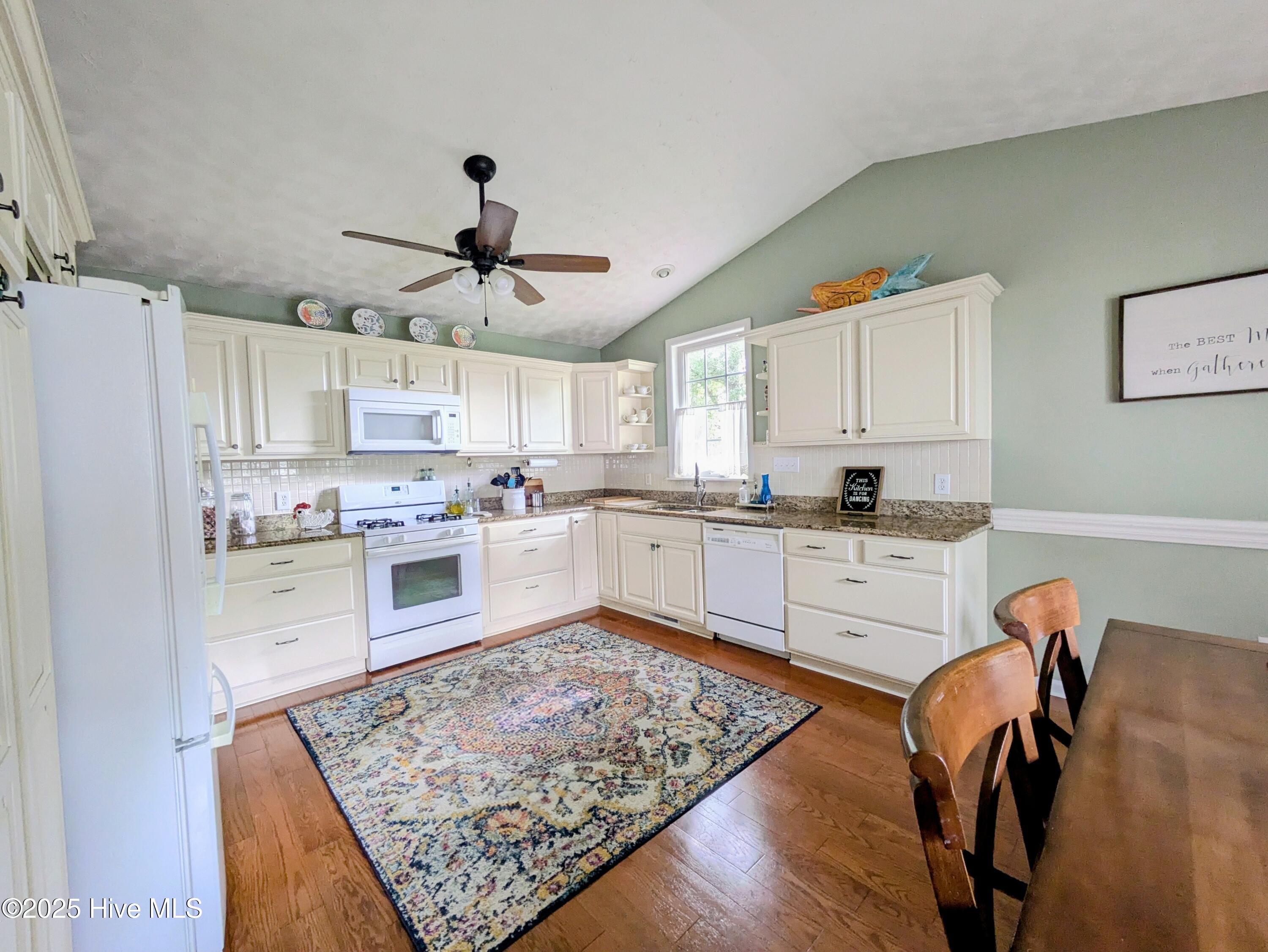 157 White Oak Bluff Road Stella, NC 28582 - Photo 14 of 61 2 (5)