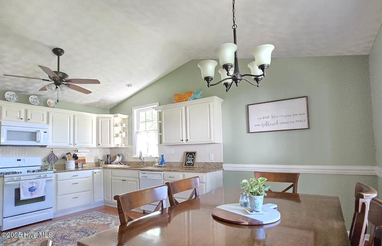 157 White Oak Bluff Road Stella, NC 28582 - Photo 16 of 61 1 (67)