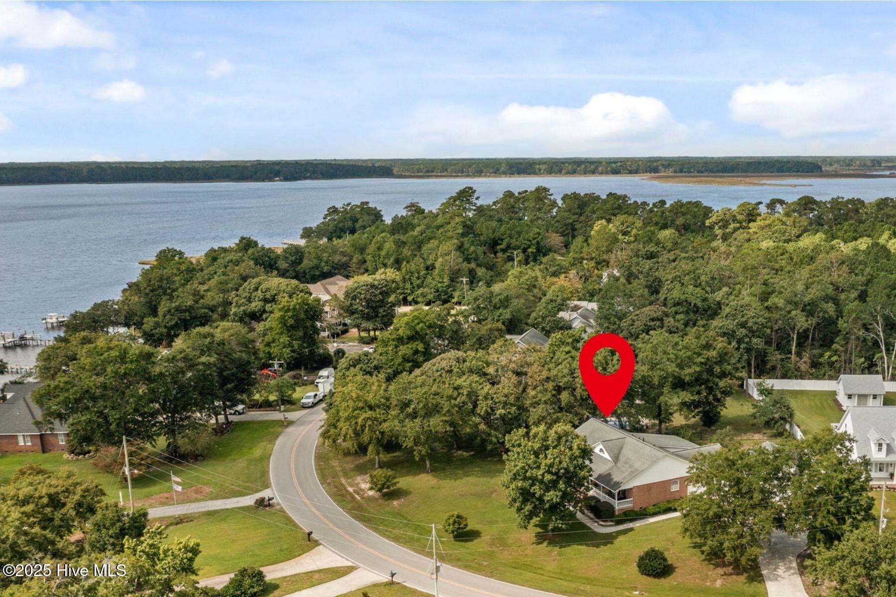 157 White Oak Bluff Road Stella, NC 28582 - Photo 2 of 61 157 (2)