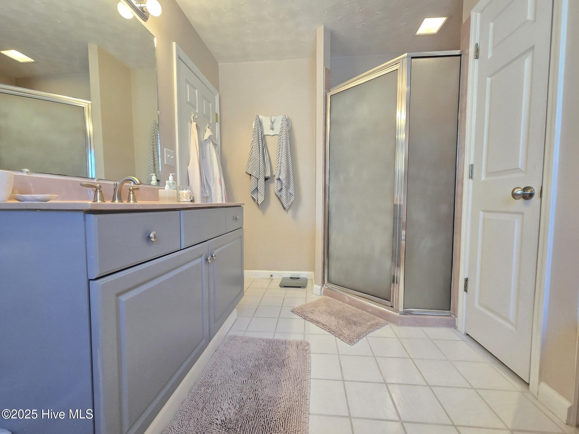 157 White Oak Bluff Road Stella, NC 28582 - Photo 23 of 61 Master Bath