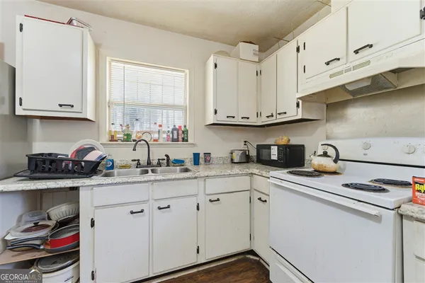 $210,000 | 6015 Landover Circle, Morrow, GA 30260