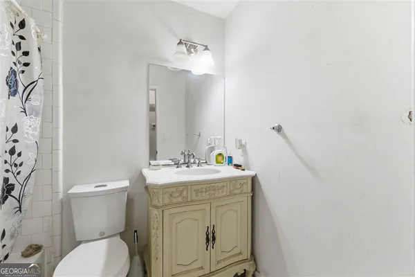 $210,000 | 6015 Landover Circle, Morrow, GA 30260