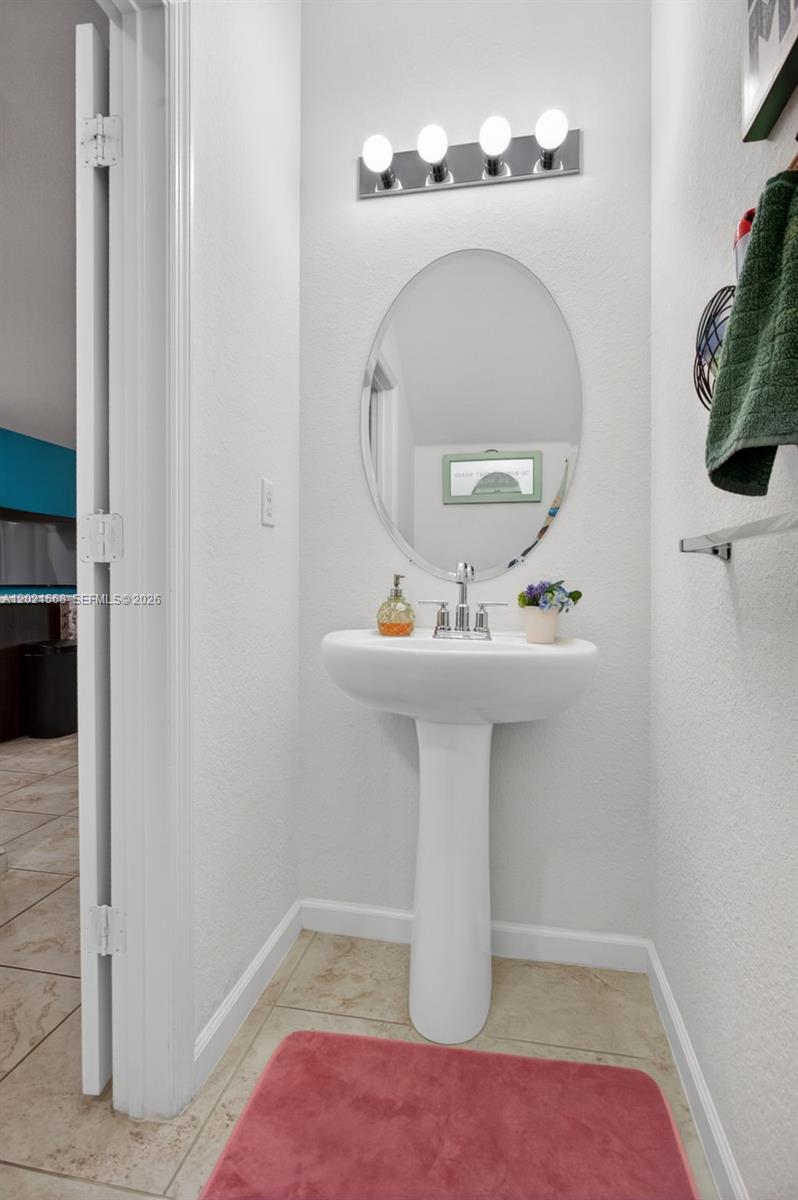 4044 Northwest 11th Street, Unit 4044 Lauderhill, FL 33313 - Photo 4 of 33