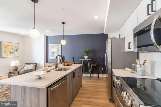 $1,795 | 629 West Girard Avenue, Unit 203, Philadelphia, PA 19123