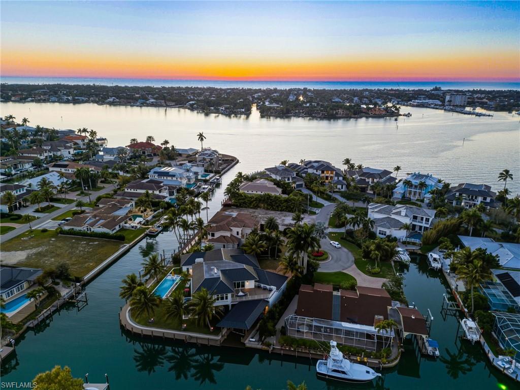 1670 Dolphin Court Naples, FL 34102 - Photo 29 of 30