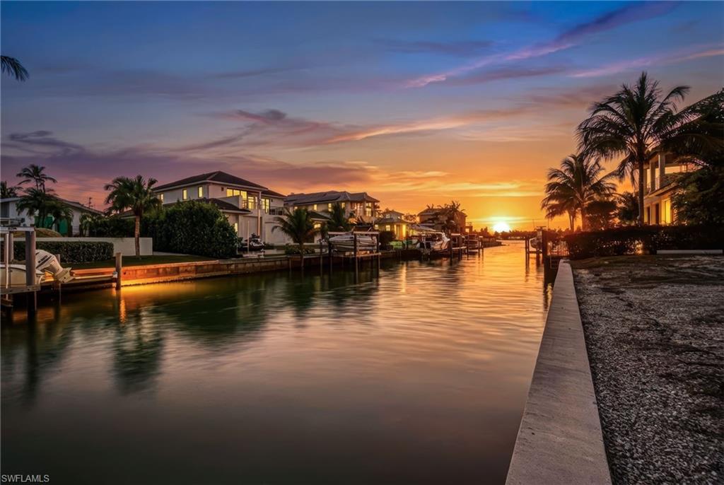 1670 Dolphin Court Naples, FL 34102 - Photo 3 of 30 Southern Exposure!