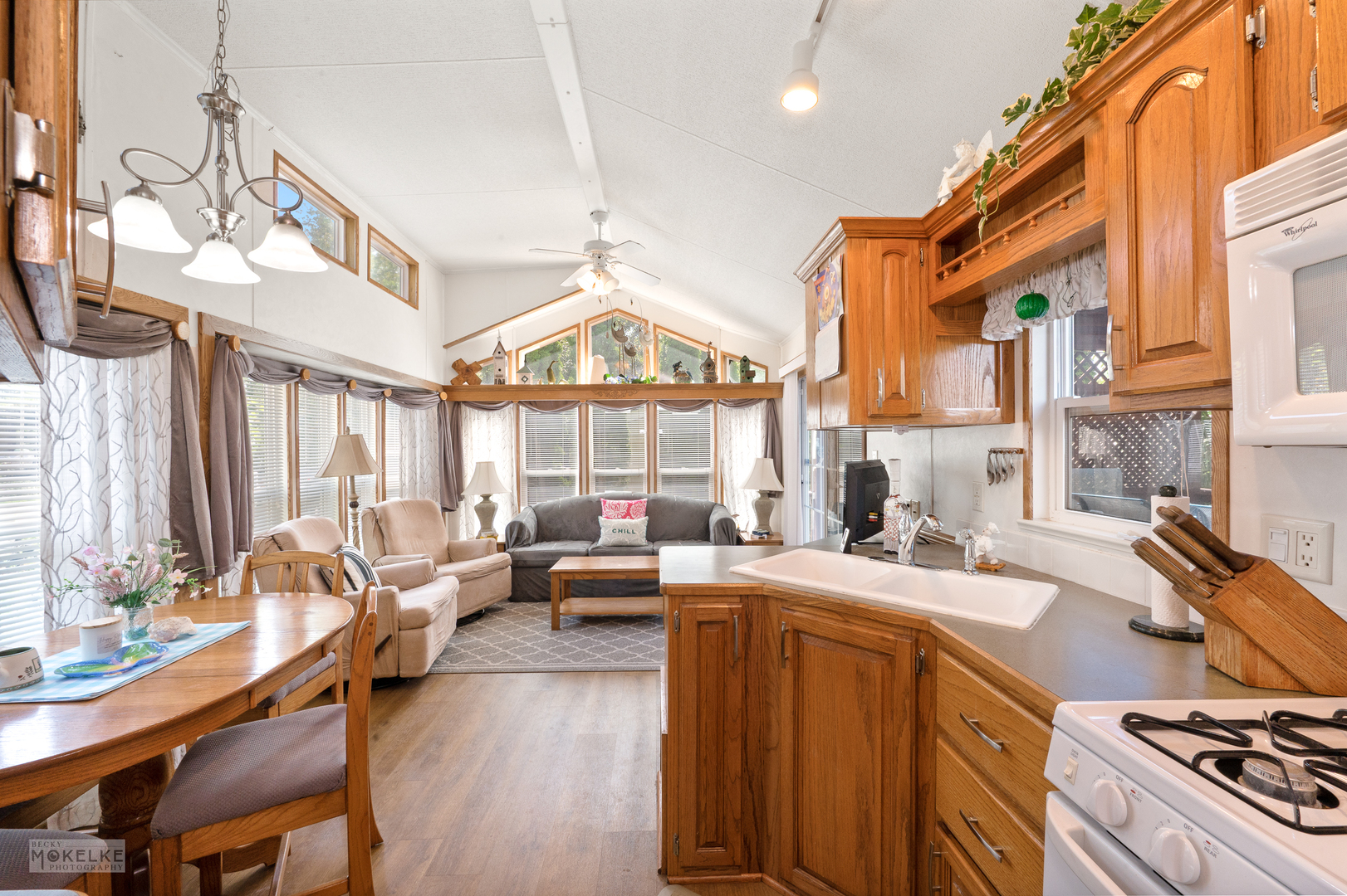 17 Hole In The Wall Road Wilmington, IL 60481 - Photo 7 of 29 Gallery Image 7