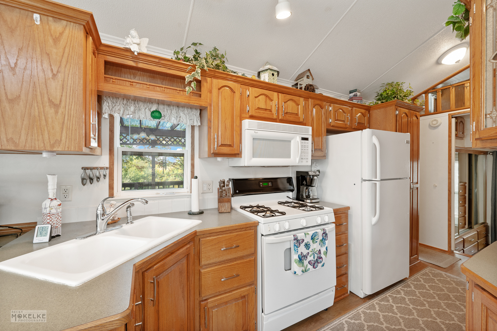 17 Hole In The Wall Road Wilmington, IL 60481 - Photo 9 of 29 Gallery Image 9