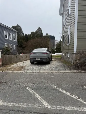 $2,750 | 9 Darling Street, Unit 1, Marblehead, MA 01945