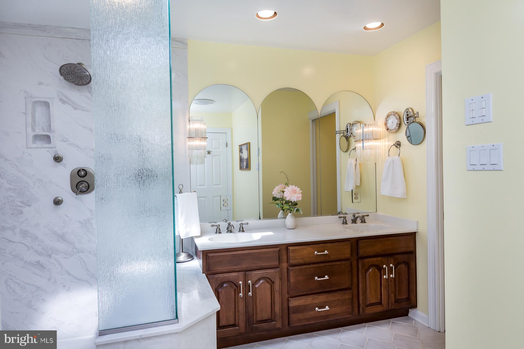 600 Gaither Road Sykesville, MD 21784 - Photo 17 of 30 Bath (Master)