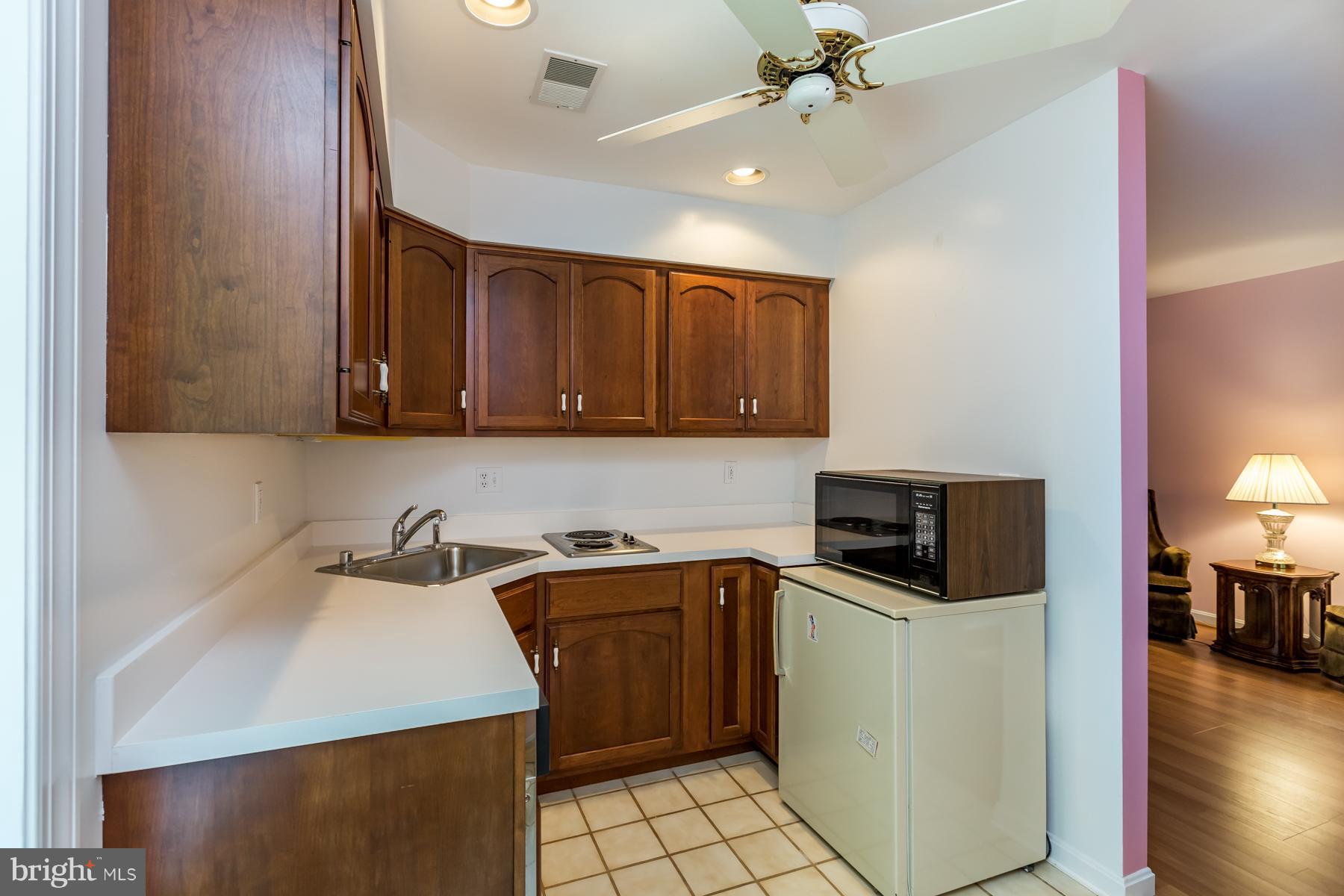 600 Gaither Road Sykesville, MD 21784 - Photo 25 of 30 In-law suite Kitchenette