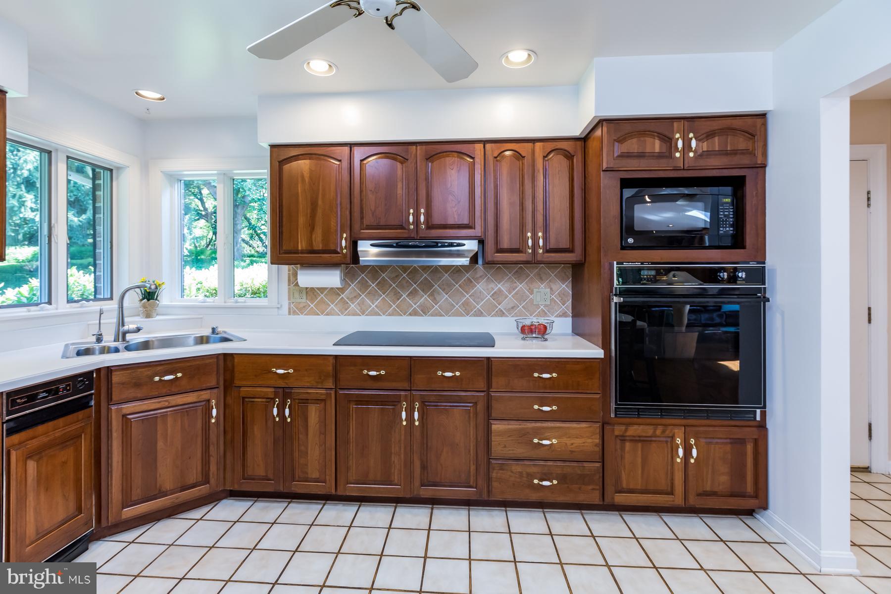 600 Gaither Road Sykesville, MD 21784 - Photo 8 of 30 Kitchen