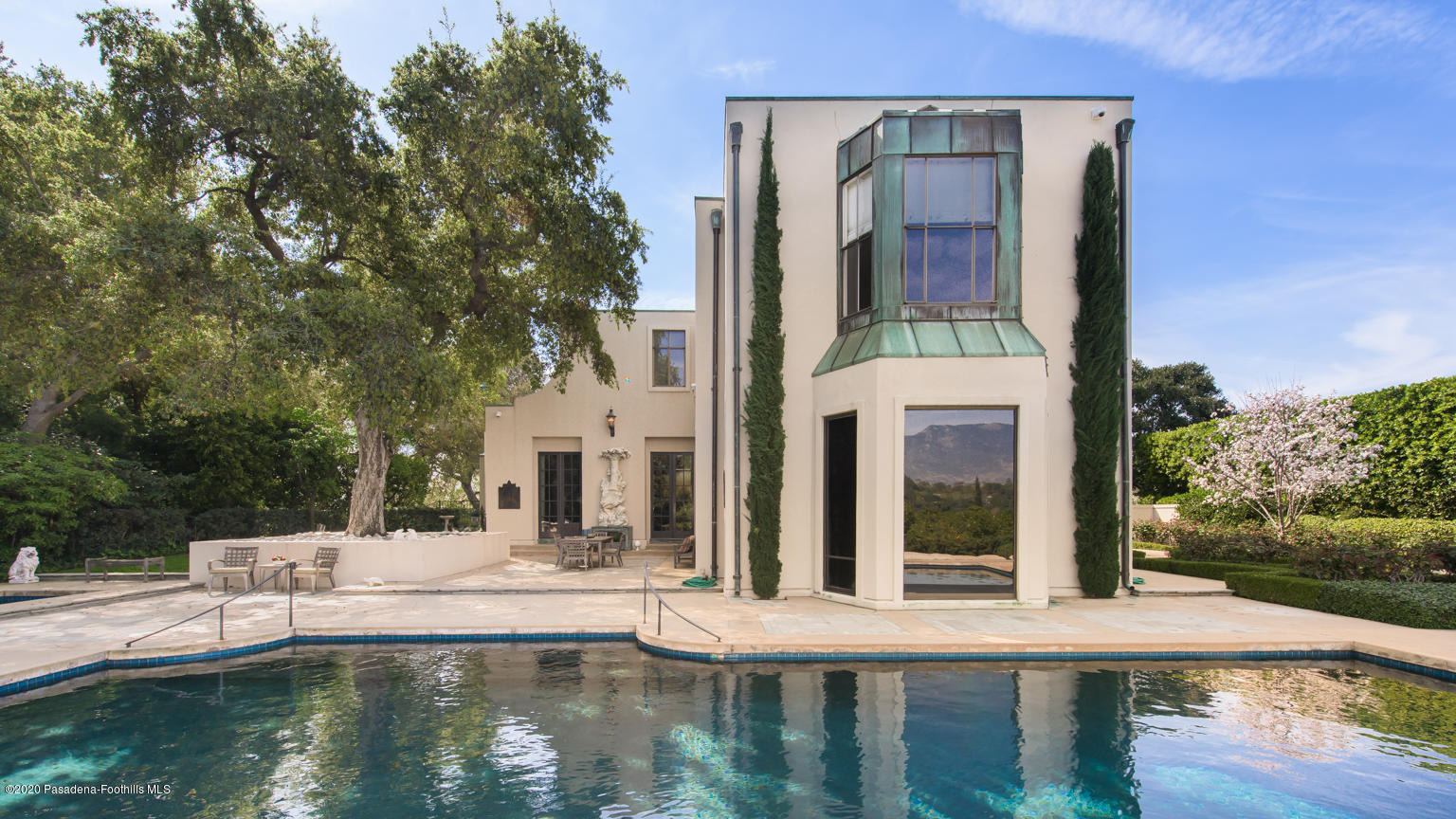 988 Buckingham Place Pasadena, CA 91105 - Photo 25 of 38 a view of pool with brick walls