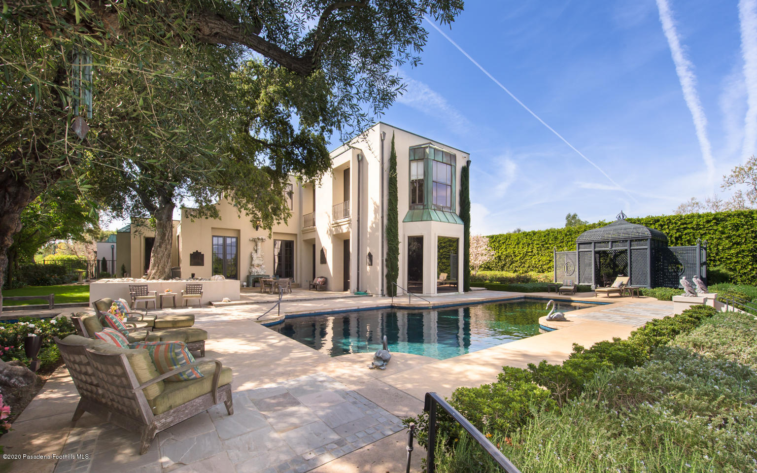 988 Buckingham Place Pasadena, CA 91105 - Photo 27 of 38 front view of a house with a yard