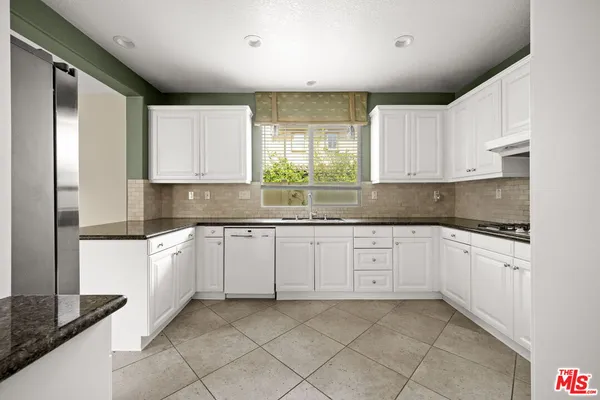 $5,000 | 631 Clearwater Creek Drive, Unit 30, Thousand Oaks, CA 91320