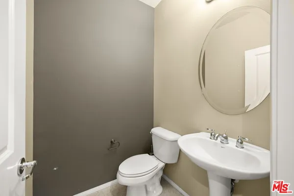 $5,000 | 631 Clearwater Creek Drive, Unit 30, Thousand Oaks, CA 91320