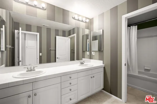 $5,000 | 631 Clearwater Creek Drive, Unit 30, Thousand Oaks, CA 91320