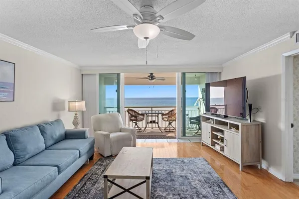 $4,400 | 2900 Gulf Boulevard, Unit 211, Belleair Beach, FL 33786