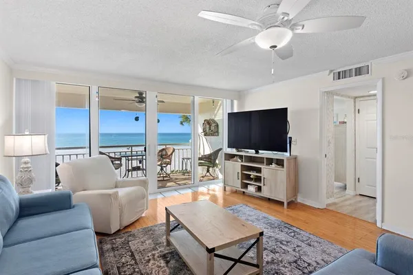 $4,400 | 2900 Gulf Boulevard, Unit 211, Belleair Beach, FL 33786