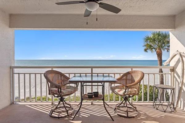 $4,400 | 2900 Gulf Boulevard, Unit 211, Belleair Beach, FL 33786